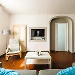 Hostly - Giusy Garden - Only For Holidays شقة كابانولي