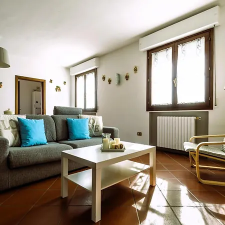 Hostly - Giusy Garden - Only For Holidays *