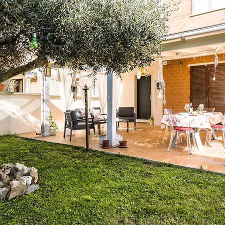 Hostly - Giusy Garden - Only For Holidays Daire *