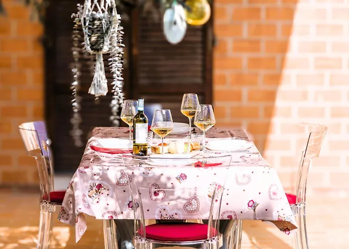 Hostly - Giusy Garden - Only For Holidays